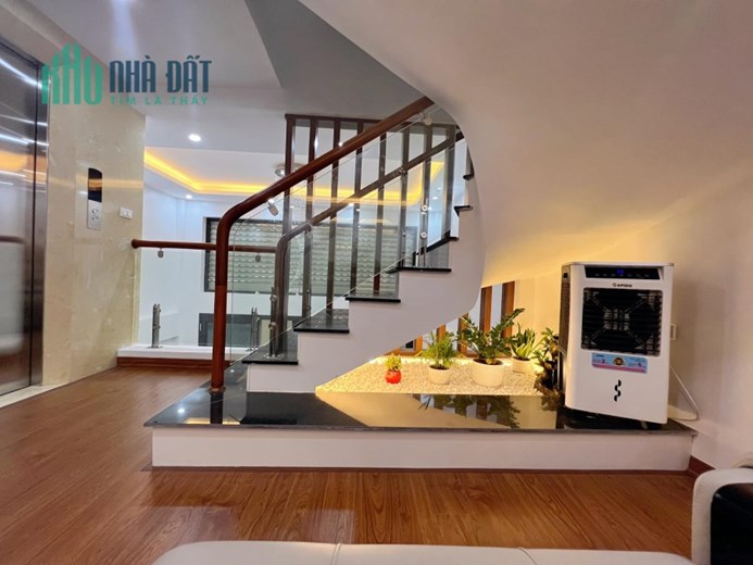 Bán nhà Kim giang 47m2 x4 tầng,mới,đẹp,ở luôn,gần đường,oto đỗ cửa,giá 4,25 tỷ