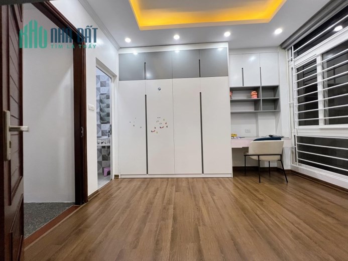 Bán nhà Kim giang 48m2 x5 tầng,ngõ oto,gần đường,giá 4,2 tỷ,sđcc