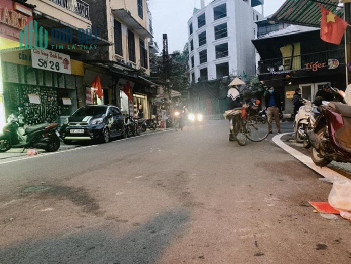 O9 2628 5559  Bán nhà mặt phố Đào Duy Từ 57m², 3 tầng, mt 5.5m, giá 59.5 tỷ Hoàn Kiếm. Xem thoải