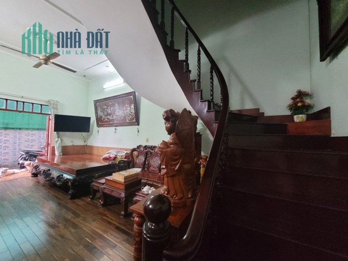Siêu Phẩm Biệt Thự Ngay Chợ Thủ Đức, 165m2, Ngang 10m Siêu To,Giảm sâu 2 Tỷ, Linh Tây Thủ Đức