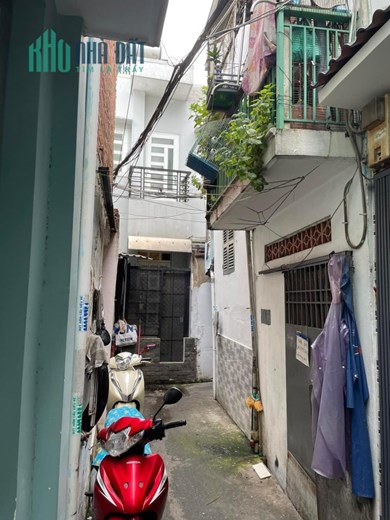 NHÀ BỀ NGANG KHỬNG. 10m. H3G. Cách ĐƯỜNG LỚN  TÔN THẤT THUYẾT P18 ..Q4 chỉ 15M. 43m2.  2 TẦNG.