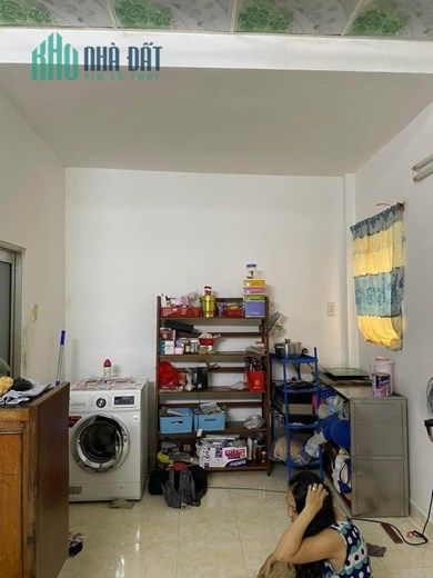 NHÀ BỀ NGANG KHỬNG. 10m. H3G. Cách ĐƯỜNG LỚN  TÔN THẤT THUYẾT P18 ..Q4 chỉ 15M. 43m2.  2 TẦNG.