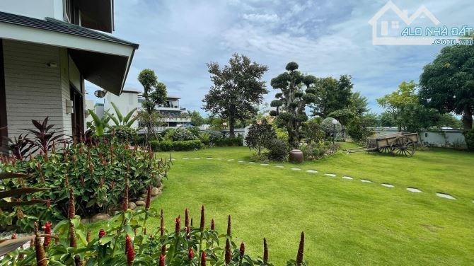 Bán biệt thự view Sông diện tích gần 1600m2 trung tâm Thành Phố Đà Nẵng