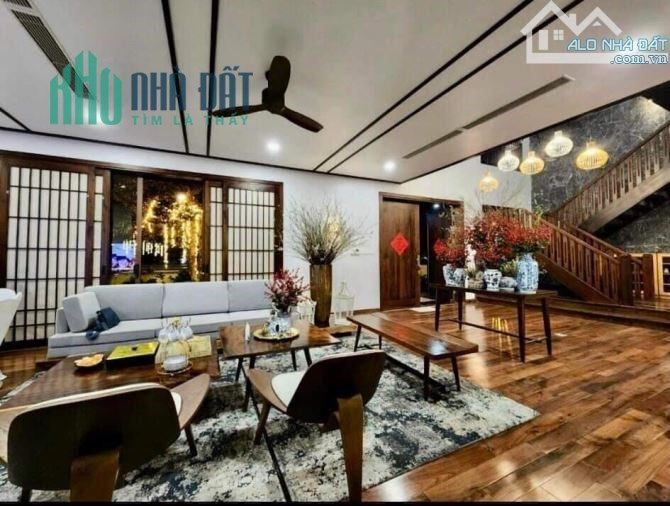 Bán biệt thự view Sông diện tích gần 1600m2 trung tâm Thành Phố Đà Nẵng