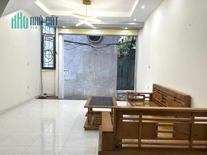 Chính chủ bán gấp nhà Mặt ngõ Chùa Bộc giá 6.7 tỷ, 45mx4 tầng, đẹp, ngõ nông