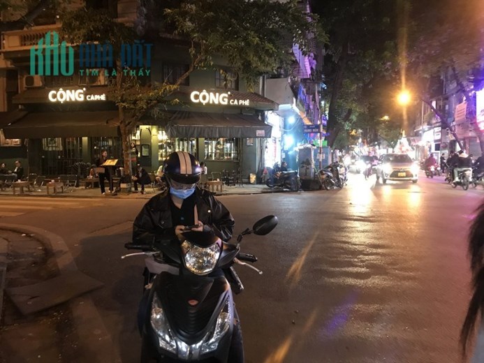 Chính Chủ Nhờ Tìm Khách Thuê Nhà Riêng kinh doanh mặt phố Hàng Điếu, quận Hoàn Kiếm