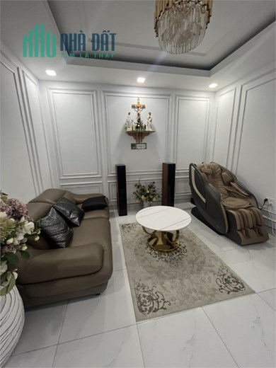 bán gấp nhà đẹp KDC cao cấp, tiện ích xung quanh đầy đủ, thiết kế 1 trệt 2 lầu, sẵn nội thất