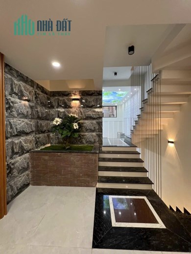 Ngay Lê Văn Qưới Bình Tân 82m2 3 tầng BTCT HXH nhỉnh 5 tỷ.