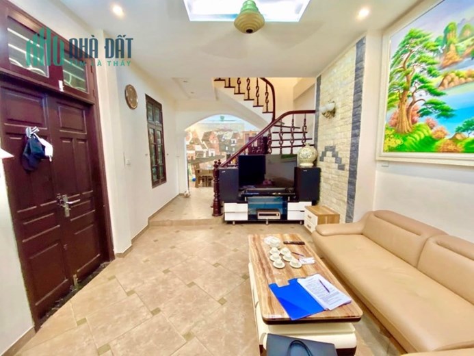 Bán nhà Đại Cồ Việt, 15m ra mặt phố, nhà đẹp, cạnh công viên, 55m, 4PN, 7 .6  tỷ