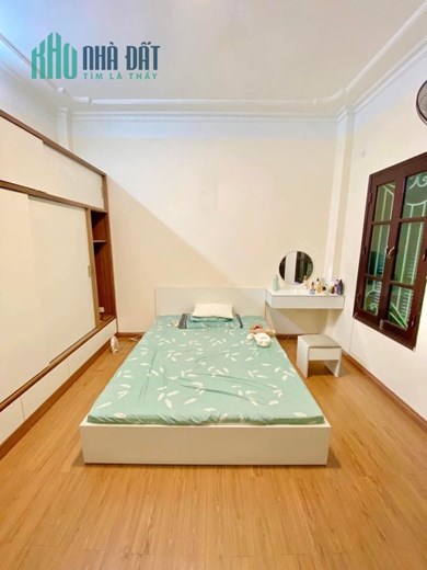 Bán nhà Đại Cồ Việt, 15m ra mặt phố, nhà đẹp, cạnh công viên, 55m, 4PN, 7 .6  tỷ