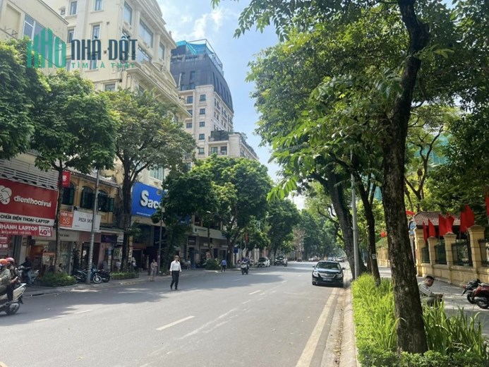 ⚜️ SIÊU KHỦNG VIP - MẶT PHỐ HÀNG BÀI, HOÀN KIẾM, 900M2 2T MT 13M, CHỈ 750 TỶ ⚜️