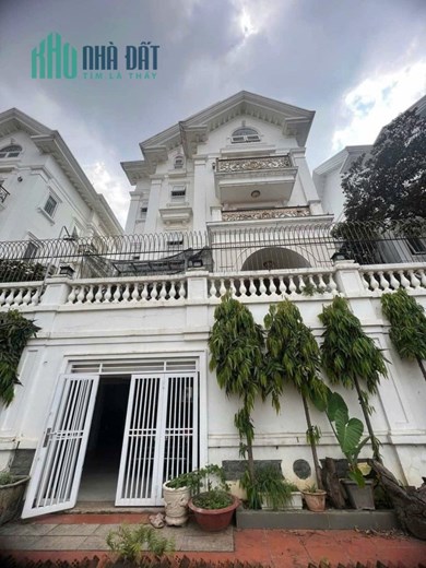 HÀNG HIẾM ĐẲNG CẮP BIỆT THỰ 
KHU BIỆT THỰ PHỐ ĐẲNG CẤP TƯƠNG LAI 2 MẶT TIỀN SIÊU HIẾM - NGAY EMART