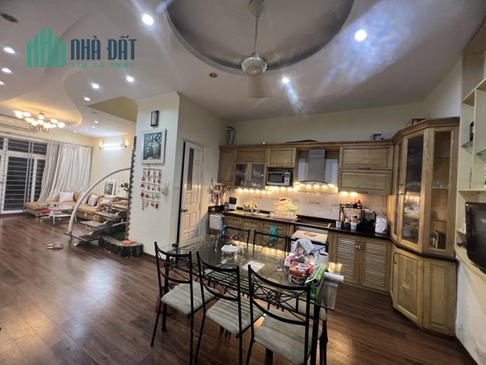 Bán gấp nhà cũ mặt phố Nguyễn Văn Trỗi - Định Công - Giải Phóng - Lô góc - 120m x 3 Tầng - MT 6m