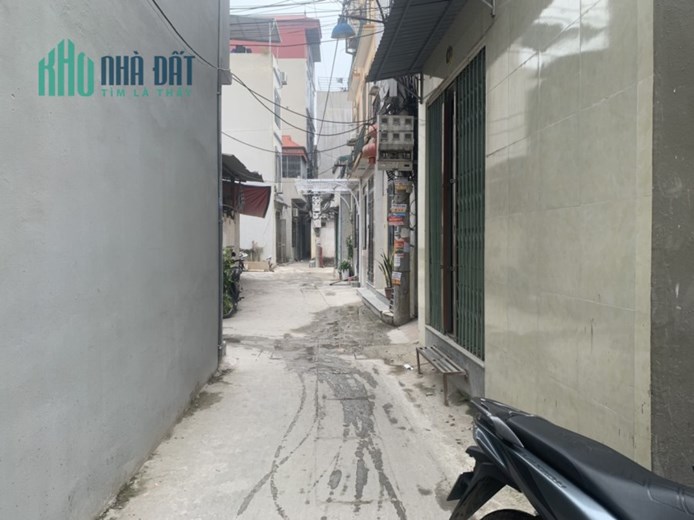 Hàng hiếm-mót không ra-45m2-ngõ thông-sát vành đai 4-quốc lộ 21b chỉ 2 phút chạy xe.
-Gần chợ