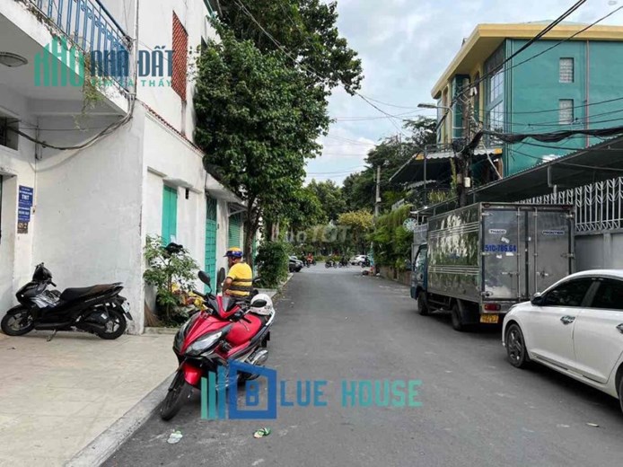 Mặt tiền KD Trần Quốc Hoàn, có phòng ngủ, 10 triệu/th