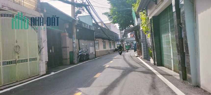 TRUNG TÂM QUẬN 7 CÁCH MẶT TIỀN NGUYỄN THỊ THẬP 50M MẶT TIỀN KINH DOANH SẦM UẤT ĐƯỜNG XE TẢI