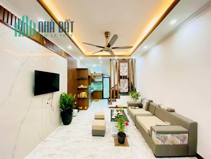 NHÀ MỚI ĐẸP PHỐ NGUYỄN TRÃI CẠNH ROYAL CITY NGÃ TƯ SỞ  5 TẦNG DT:30M2 SỔ ĐỎ T2:35M2 3 PHÒNG NGỦ