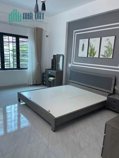 Bán nhà Hoàng Quốc Việt , 5 tầng, 4 phòng ngủ, full nội thất, cách phố 30m, gần chỗ để oto, giá 5 tỷ