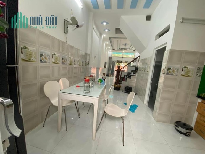 Bán nhà Hẻm xe hơi Nguyễn Văn Công , 4.3x13m, trung tâm Gò Vấp 2 tầng chỉ 5 tỷ TL