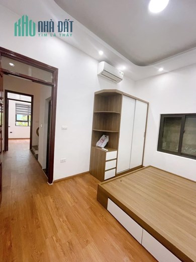 Cho thuê nhà ngõ 89 Lạc Long Quân- 10m ott- nhà mới koong- 5 tầng- 4 ngủ- chỉ 15tr.