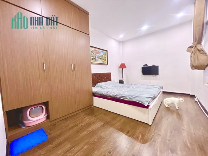 Bán nhà ngõ 92 Đào Tấn, Ba Đình, 31m2, 5 tầng, tặng nội thất đẹp, ở ngay, giá 5.4 tỷ