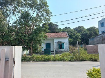 Cắt lỗ mảnh đất nằm trục đường chính trung tâm bãi tắm Hồng Vàn.
