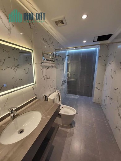Bán nhà phân lô 7 tầng thang máy ô tô đỗ cửa, xe 7 chỗ cất trong nhà tại ngõ 100 Trung Kính view
