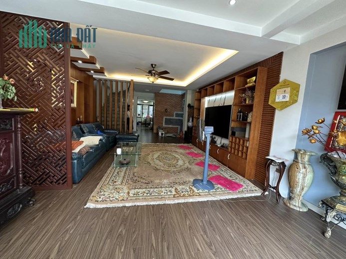 Bán nhà 7 tầng thang máy phố Đội Cấn, Ba Đình, ngõ ô tô tránh, nở hậu, 112m, mt 5.5m, 24tỷ.