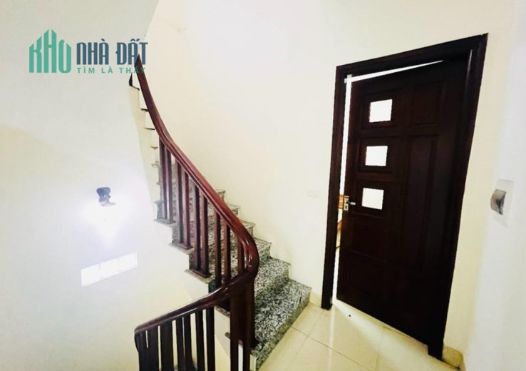 Bán Nhà Ngô Gia Tự, Long Biên 40m2, 4T chỉ 3,75 tỷ (Nhà Dân Xây, Mặt Ngõ Thông)