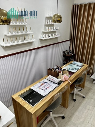 KHÔNG CÓ THỜI GIAN QUẢN LÝ - SANG GẤP TIỆM NAIL - QUẬN 3