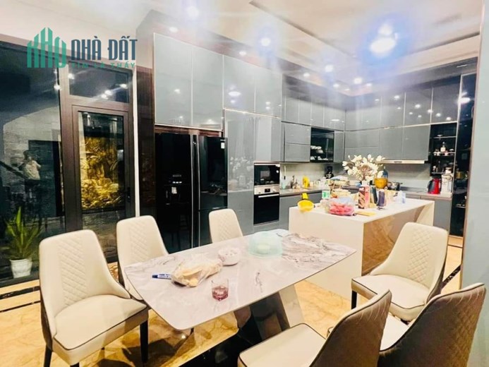 BÁN GẤP ! BIỆT THỤ VIP PHỐ ĐẠI LA  - QUẬN HAI BÀ TRƯNG. 126M X 4T. GIÁ HƠN 30 TỶ