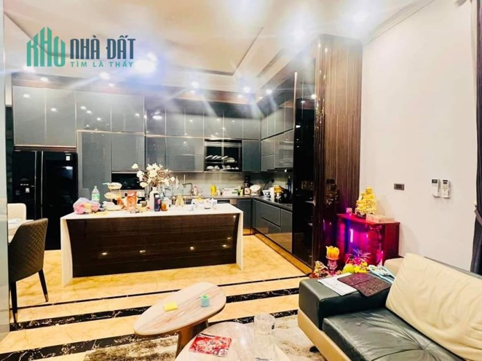 BÁN GẤP ! BIỆT THỤ VIP PHỐ ĐẠI LA  - QUẬN HAI BÀ TRƯNG. 126M X 4T. GIÁ HƠN 30 TỶ