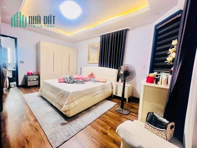 BÁN GẤP ! BIỆT THỤ VIP PHỐ ĐẠI LA  - QUẬN HAI BÀ TRƯNG. 126M X 4T. GIÁ HƠN 30 TỶ