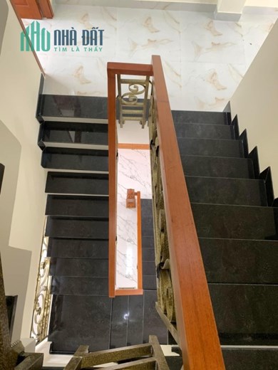 SIÊU PHẨM Lê Văn Quới cách ngã tư bốn xã 50m HXH đỗ cửa 61m2 ,4 Tầng 5 tỷ x