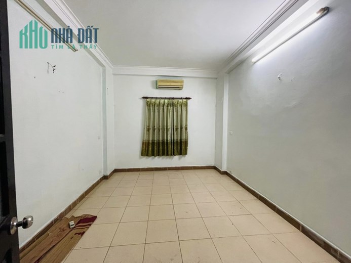 Bán nhà Chợ Vân, Hà Huy Tập, Yên Viên, ngõ thông oto, sát phố kinh doanh, 70m, 5 tỷ 5