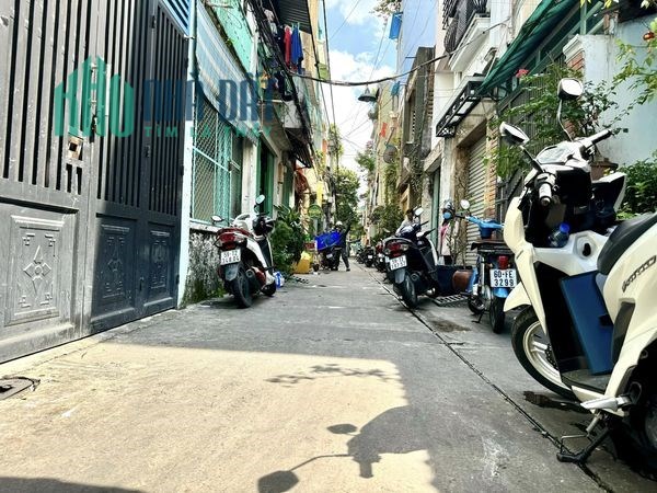 Bán nhà 30m2, Trần Hưng Đạo quận 1, 3 x 10.15, 6.x tỷ