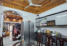 Bán nhà riêng phố Thịnh Hào 1 kinh doanh 50x4T mặt tiền 4m ngõ thông ô tô vào nhà nhỉnh 9 tỷ lh