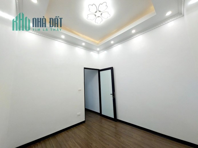 Bán nhà Lê Trọng Tấn Định Công 38m 5 tầng 4 ngủ gần phố nhà đẹp ở ngay nhỉnh 5 tỷ lh 0975124520