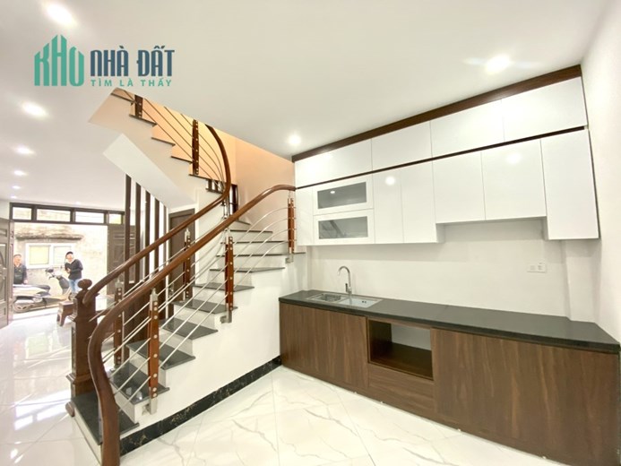 Rẻ nhất khu vực 2.4x tỷ có ngay nhà 5 tầng ô tô đỗ cửa, gần trung tâm hành chính, Tiện ích bạt ngàn