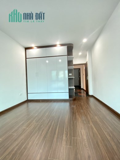 Rẻ nhất khu vực 2.4x tỷ có ngay nhà 5 tầng ô tô đỗ cửa, gần trung tâm hành chính, Tiện ích bạt ngàn