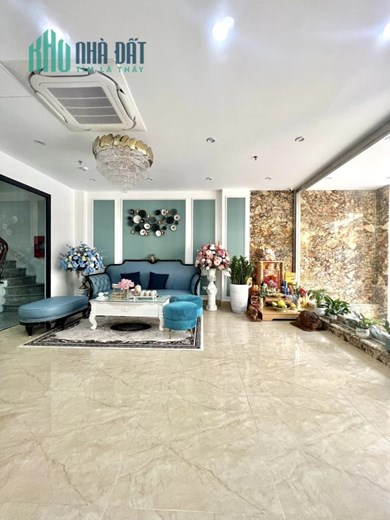 KINH KHỦNG !! Bán nhà mặt phố Hoàng Quốc Việt 66mx7T lô góc MT 8.6m vỉa hè 10m 23 ty