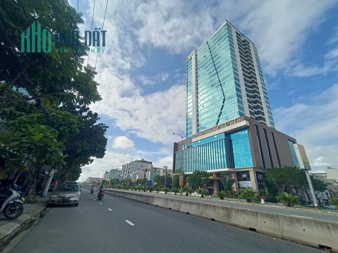 Bán nhà Ngô Quyền, 75m2, mặt tiền 8m, mới đẹp, ở ngay, ô tô đỗ cửa, sát biển, nhỉnh 3 tỷ