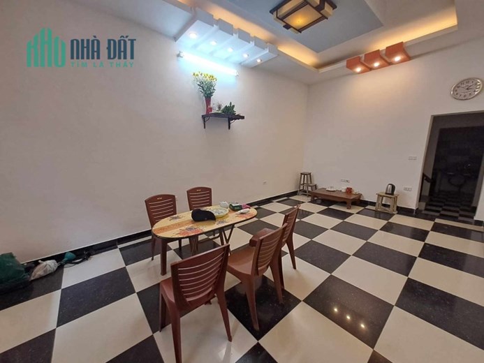 Cho thuê nhà, HGĐ, Đội Cấn 65m2, 3T, 3N, 12 tr, Ba Đình.