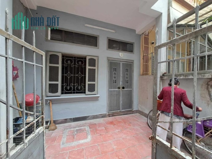 Cho thuê nhà, HGĐ, Đội Cấn 65m2, 3T, 3N, 12 tr, Ba Đình.