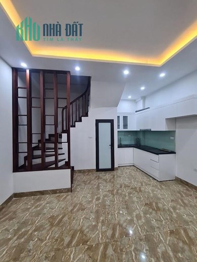 Bán nhà Trần Thái Tông: 30,6mx 5 tầng, ngõ nông, Ở ngay-3,18 tỷ