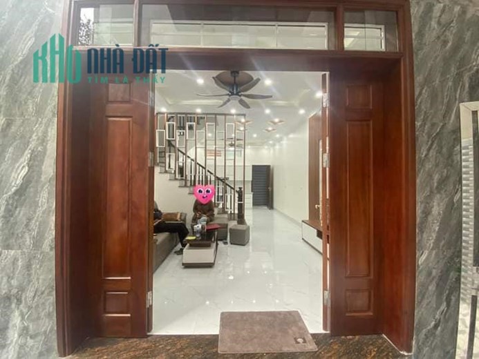 Bán nhà Định công 41m2 x 5 tầng, nhà đẹp, mới, về ở luôn, giá 3,5 tỷ