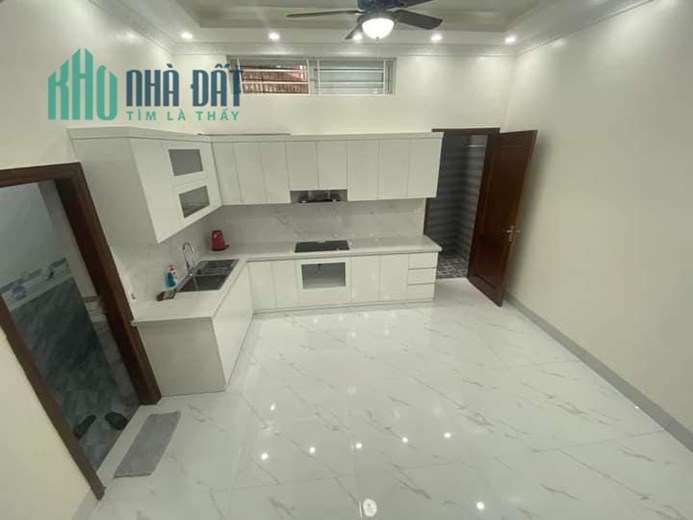 Bán nhà Định công 41m2 x 5 tầng, nhà đẹp, mới, về ở luôn, giá 3,5 tỷ