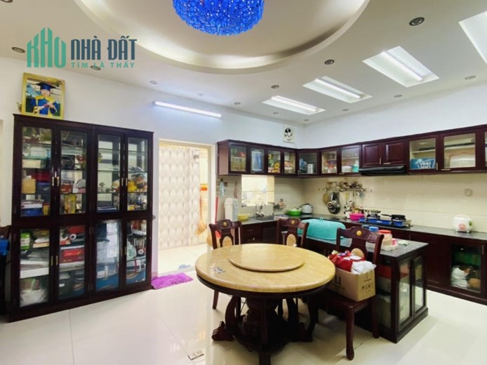 ĐỊNH CƯ MỸ BÁN NHÀ GẤP KHU VIP NẰM GIỮA QUẬN 1 VÀ QUẬN 7 - TOÀN BIỆT THỰ ĐẲNG CẤP - BIỆT THỰ SIÊU