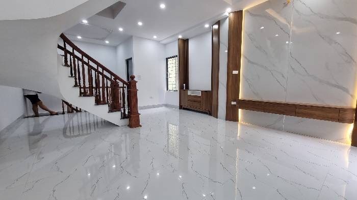 Bán nhà Hoàng Hoa Thám. 40m2/5T MỚI ĐẸP Ở LUÔN _ CỰC KỲ GẦN PHỐ 6ty350tr