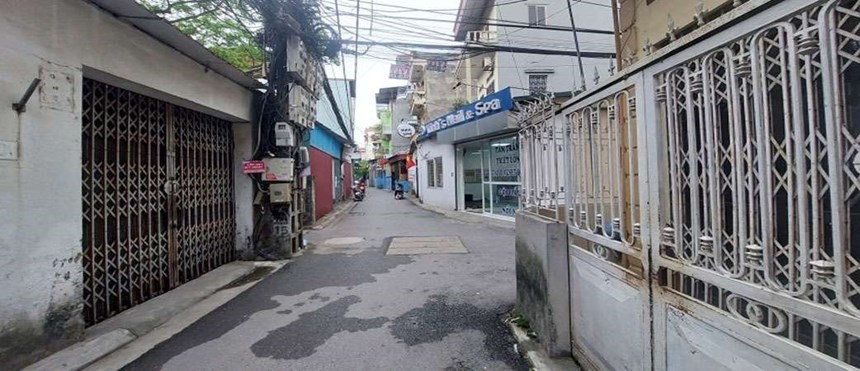 Rẻ, với 2 tỷ 8 có nhà oto vào rộng tại Nguyễn Sơn, Bồ Đề, diện tích 31m, ở thoáng.
